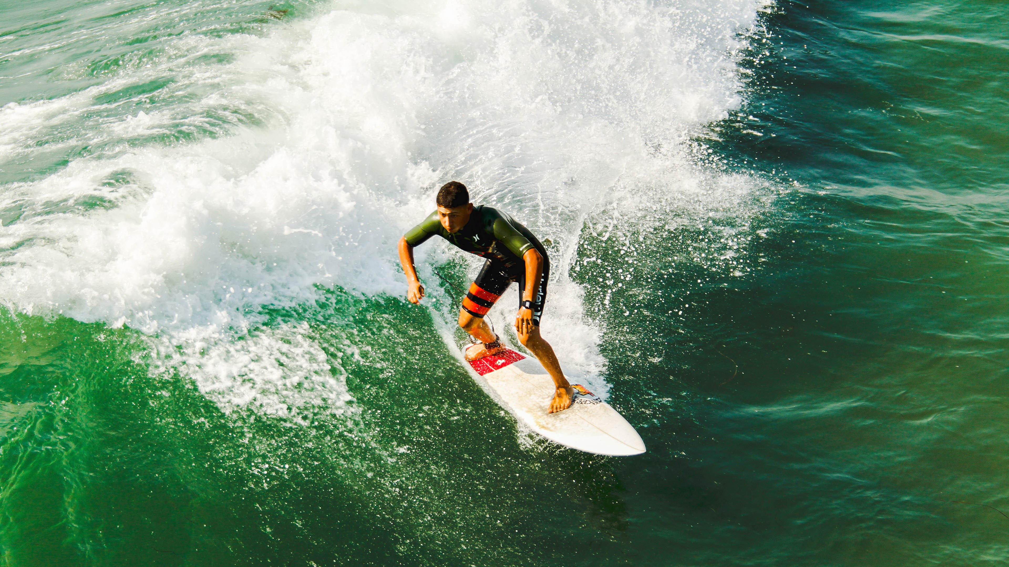 青少年足球训练基地全面升级,配备先进的设施设备,全国青少年足球培训基地