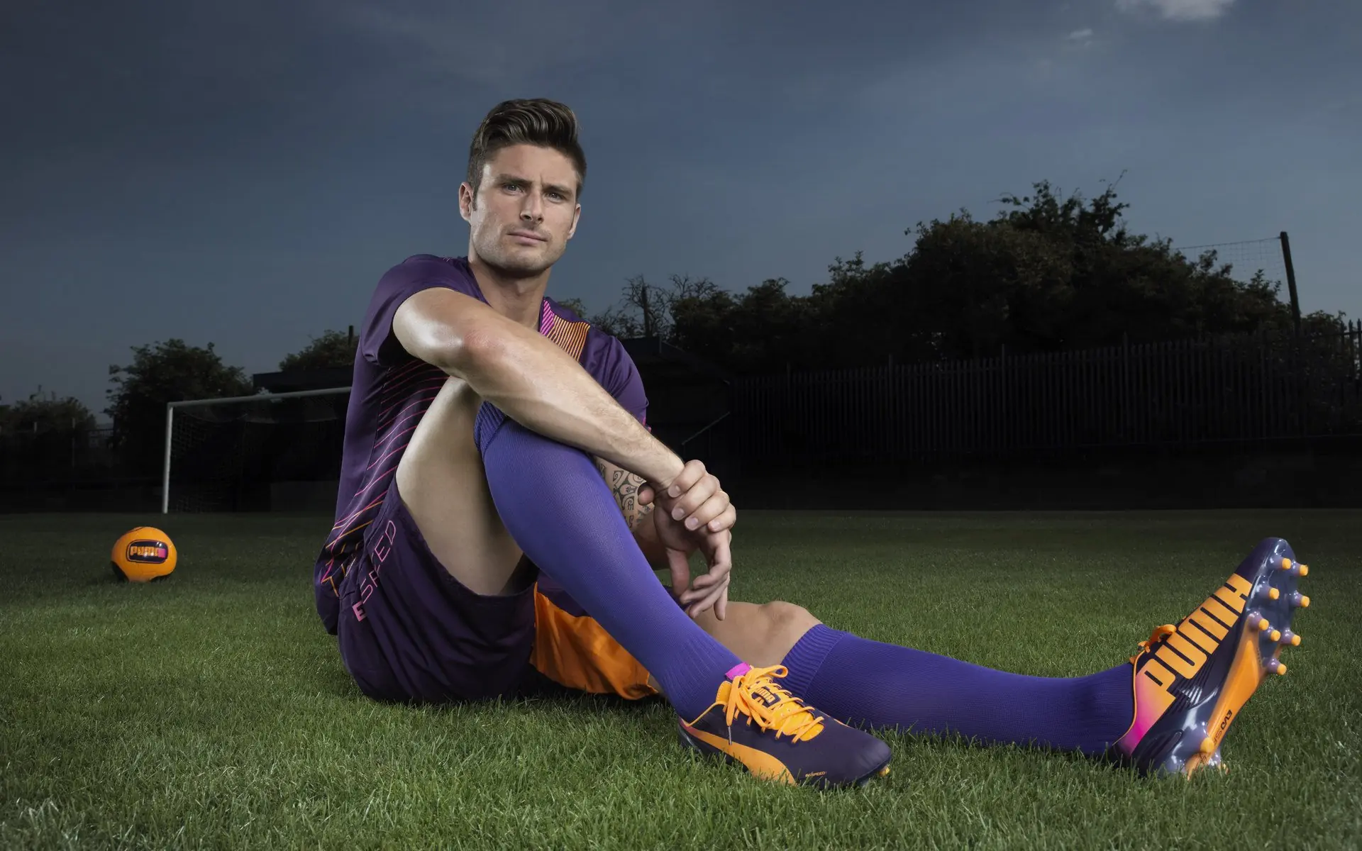 雪地踢球也这么猛？墨西哥队把巴西队踢“滑倒”了，巴西墨西哥比赛