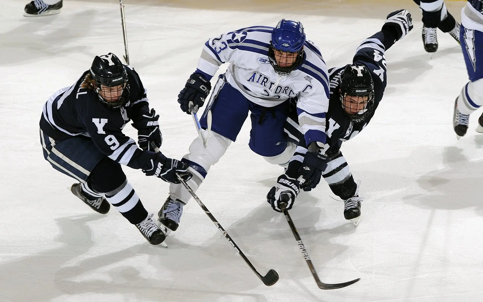 解说团队亮相全球电竞大赛，展现专业素养，电竞解说参加的综艺